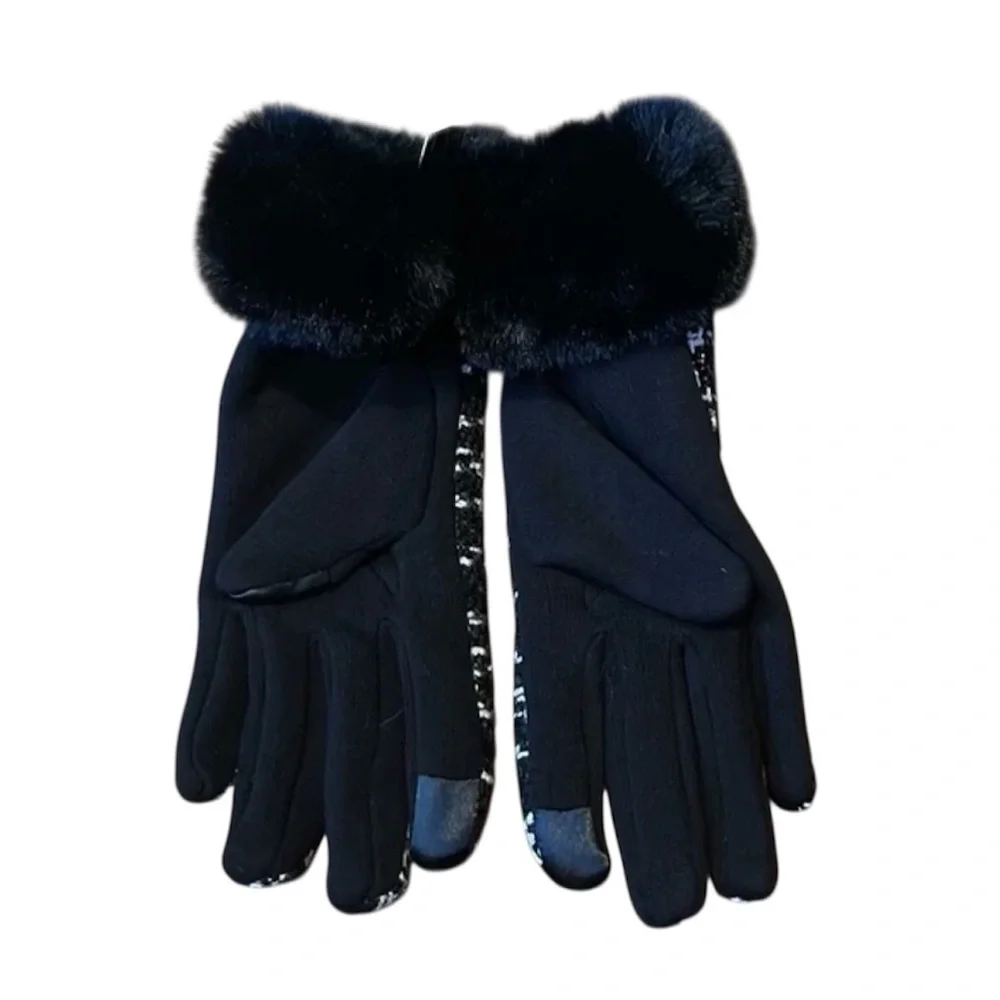 Chic Black & White Tweed Plaid Patterned Faux  Fur-Trimmed Touchscreen Gloves